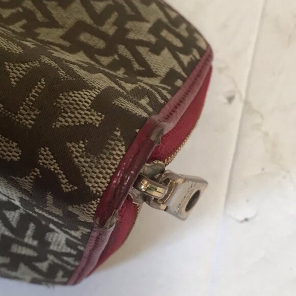 DKNY Canvas Leather Monogram Zippy Zip Around Organizer Wallet Clutch Card Case - Picture 10 of 16